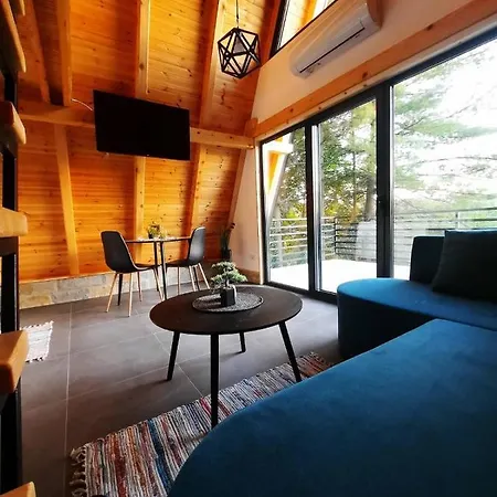 Cool House And Pool, Banja Vrujci *