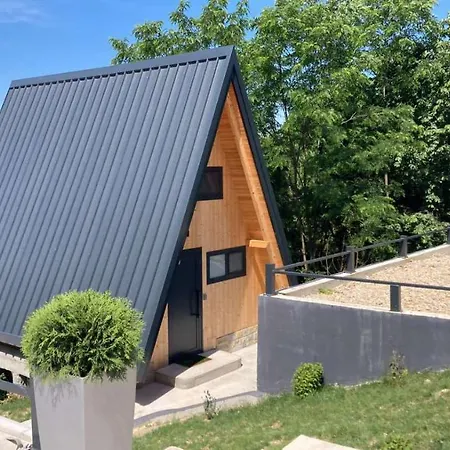 Villa Cool House And Pool, Banja Vrujci *