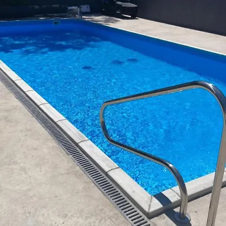 Villa Cool House And Pool, Banja Vrujci